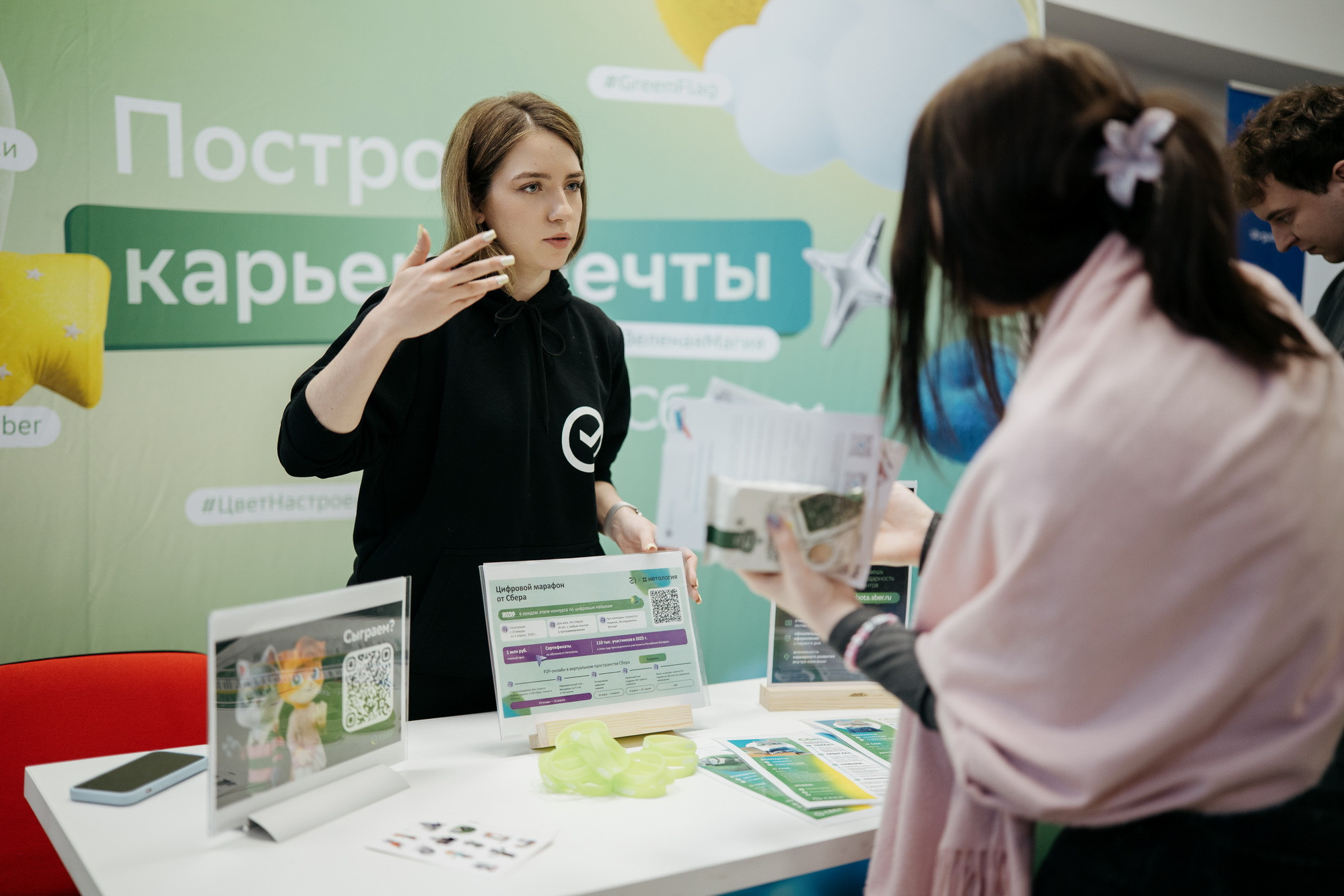 В НГТУ НЭТИ прошла стендовая выставка предприятий-партнеров, фотография: В. Гуськов